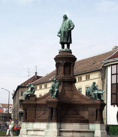 Statua di Vilmos Zsolnay